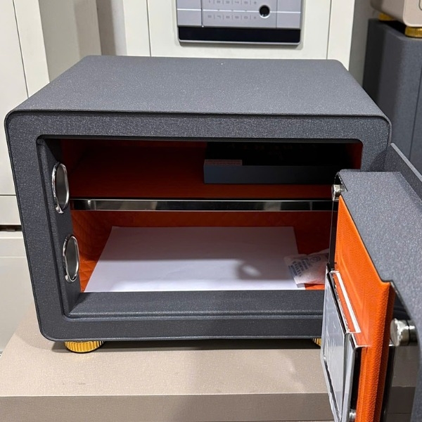 Két sắt Liberty LB30S mini thông minh mở bằng vân tay