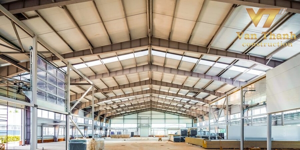 Các yếu tố kỹ thuật và tiêu chuẩn quan trọng khi cải tạo nhà xưởng