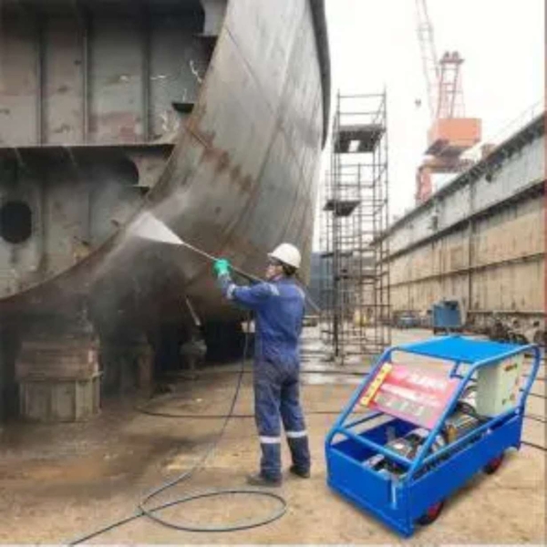 Đầu tư đồng bộ với các thiết bị hỗ trợ vệ sinh khác