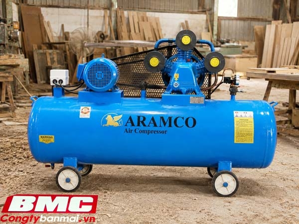 Máy nén khí Aramco 10 HP W-0.9/8-500L lắp đặt tại xưởng đồ gỗ