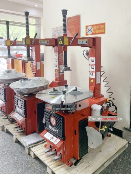 Máy ra vào lốp xe máy Bright LC-808