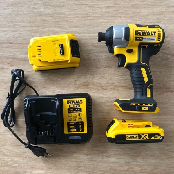 Máy vặn vít 170N.m dùng pin 20Vmax Dewalt DCF787D2-B1