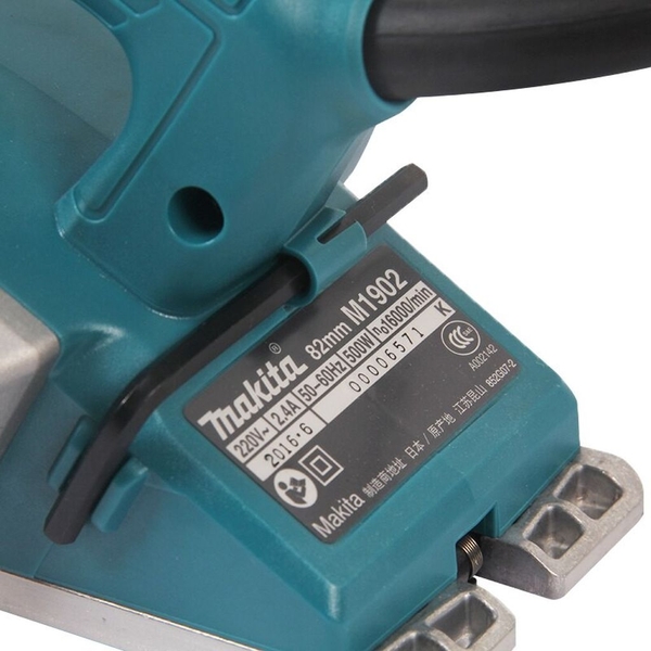 Máy bào 82mm dùng điện 500W Makita M1902B