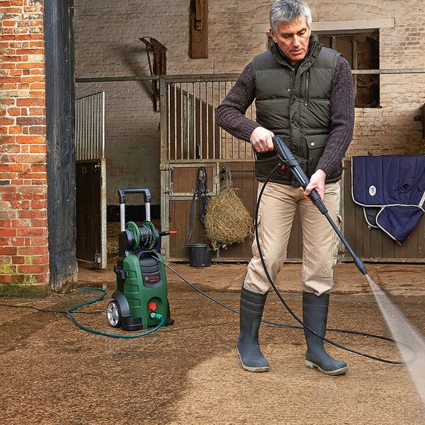 Máy phun xịt rửa áp lực cao Aquatak 140 Bosch 06008A7DK0