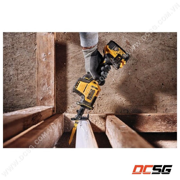 Máy cưa kiếm cầm 1 tay dùng pin 18/ 20Vmax DEWALT DCS369B (thân máy)