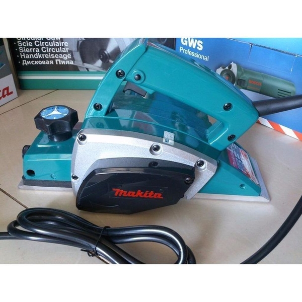 Máy bào gỗ 82mm dùng điện 580W Makita N1900B
