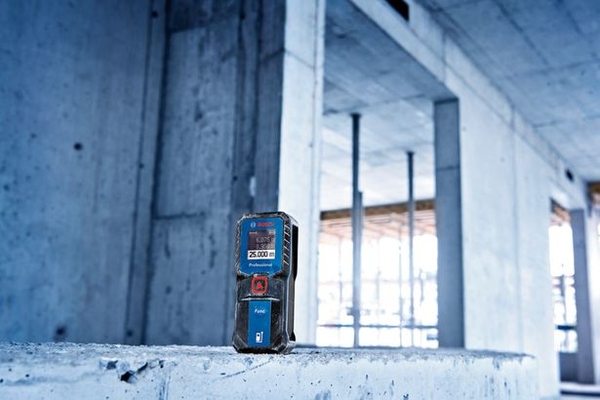Máy đo khoảng cách laze GLM 30-23 Bosch 0601072XK0