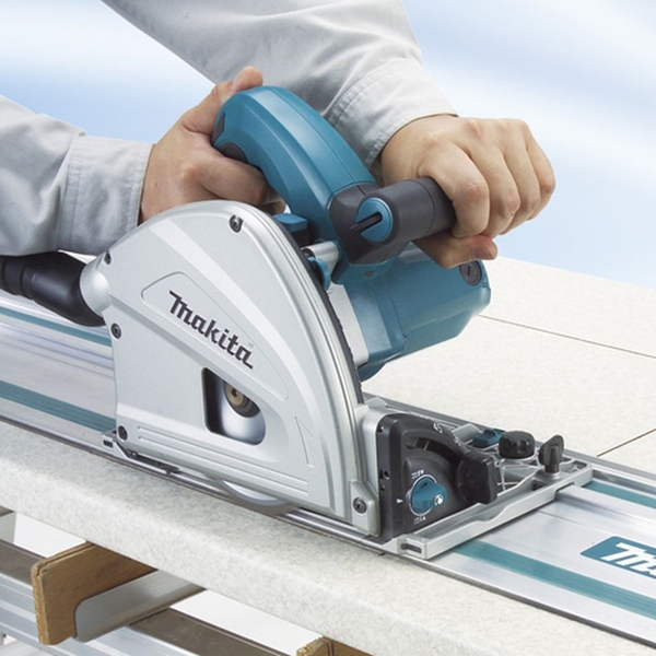 Máy cưa đĩa 165mm dùng điện 1300W Makita SP6000