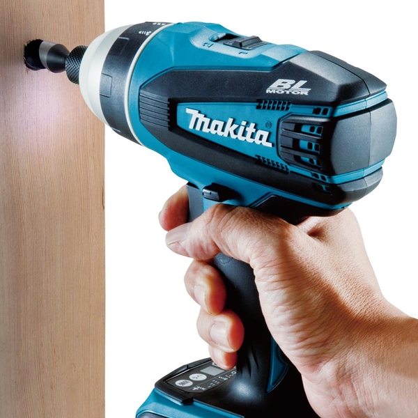 Máy vặn vít 4 chức năng 10/21/8mm dùng pin 18V Makita DTP141RTE