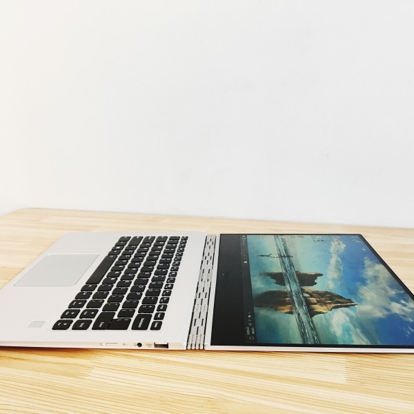 Lenovo Yoga 910 / i7 / 8GB / SSD 256 / 13,9″ FHD Touch / Xoay Lật 360 Độ | Laptop Sinh Viên Lenovo Yoga 910 / i7 / 8GB / SSD 256 / 13,9″ FHD Touch / Xoay Lật 360 Độ | Laptop Sinh Viên