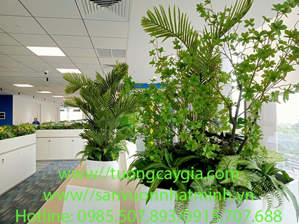 thi-cong-buc-cay-xanh-van-phong-tai-toa-nha-marina-so-2-ton-duc-thang-tp-hcm