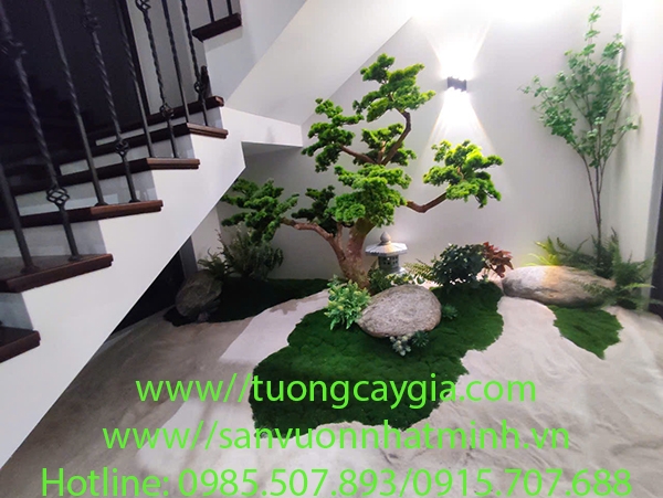 thi-cong-tieu-canh-giai-phap-lam-dep-cho-khu-vuc-cau-thang-nha-pho
