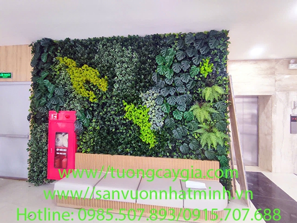 thi-cong-lap-dat-vach-cay-nhan-tao-tai-ngan-hang-vietcombank-27-dai-co-viet-ha-n