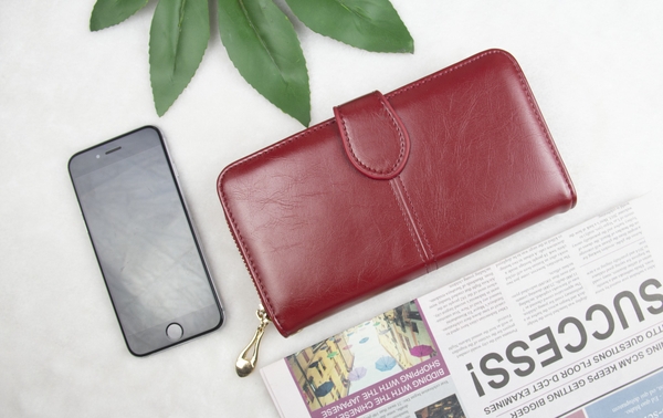 Clutch ví dài cầm tay da bò màu Đỏ LIP HAVIAS