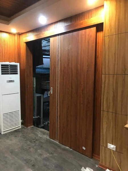 cửa vệ sinh