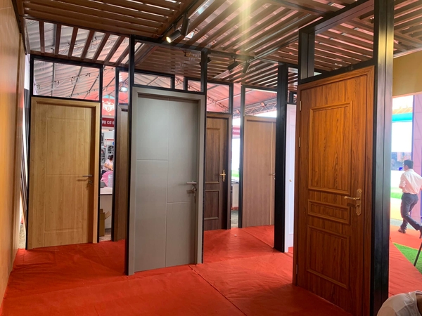 lắp đặt cửa thông phòng và vệ sinh