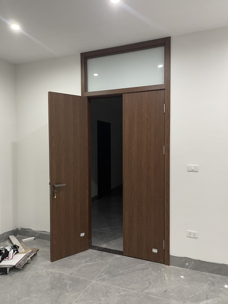 cửa 2 cánh có ô thoáng