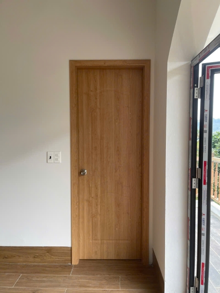 mẫu cửa vệ sinh đẹp
