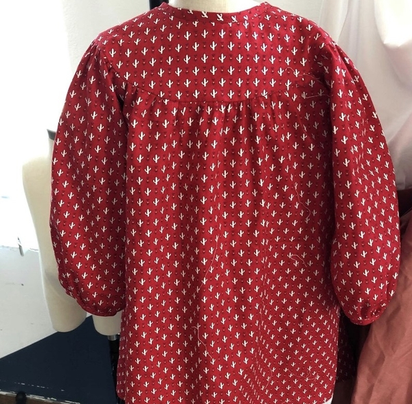 Váy thô cổ vuông xương rồng đỏ REDDEER