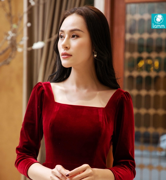 Áo dài nhung the đỏ cổ vuông tay bồng Linne'