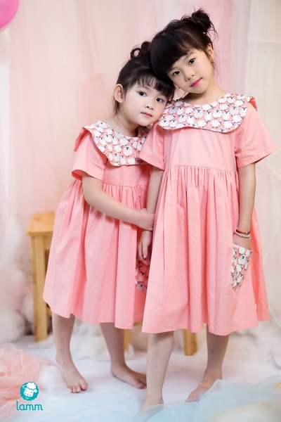 Váy thô cổ yếm tròn túi cừu SHEEPY