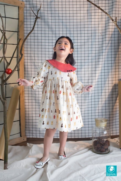 Váy thô cổ 3 khuy đỏ họa tiết cún con PUPPY