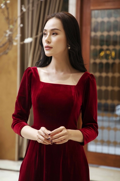 Áo dài nhung the đỏ cổ vuông tay bồng Linne'