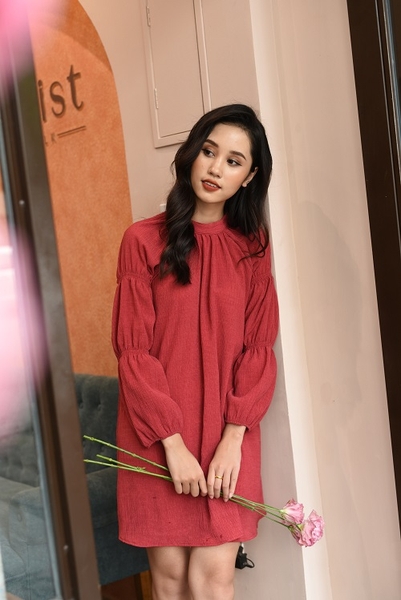Váy tằm nhăn đỏ tay nhún 3 đoạn Linne RJOLIE