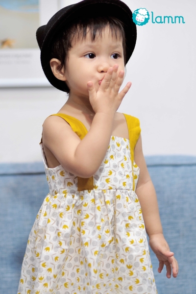 Váy thô hai dây vàng bản to hoa vàng 2BOUQUET