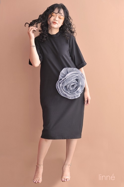 Váy đũi cổ cao tay lỡ hoa hồng ghi ROSIE