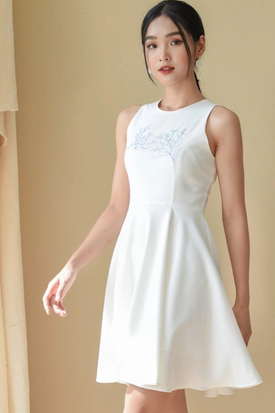 Váy đũi trắng sát nách thêu san hô LICORAL