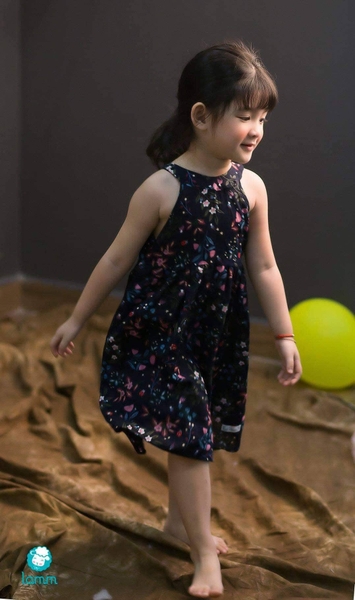 Váy thô cổ buộc ngực yếm hoa đen-SUMMERNITE