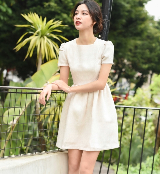Váy tweed tay bồng cổ vuông hồng be LITWEED