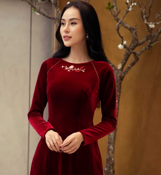 Áo dài nhung the cổ tròn thêu hoa chim mùa xuân Linné