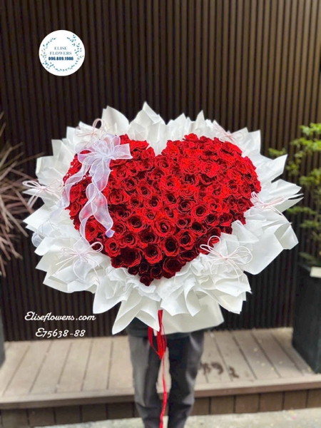Bó hoa hồng đỏ 100 bông hình trái tim tặng bạn gái 20/10 tại Hà Nội | Elise Flowers