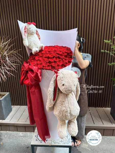 Bó hoa hồng đỏ khổng lồ kèm gấu bông đẹp tại Hà Nội | Elise Flowers