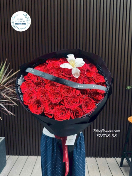 Bó hoa hồng đỏ cao cấp giao tận nơi tại Hà Nội | Elise Flowers