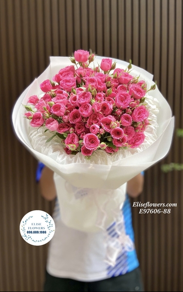 Bó hồng chùm Sophie đẹp chúc mừng tốt nghiệp đại học Hà Nội | Elise Flowers