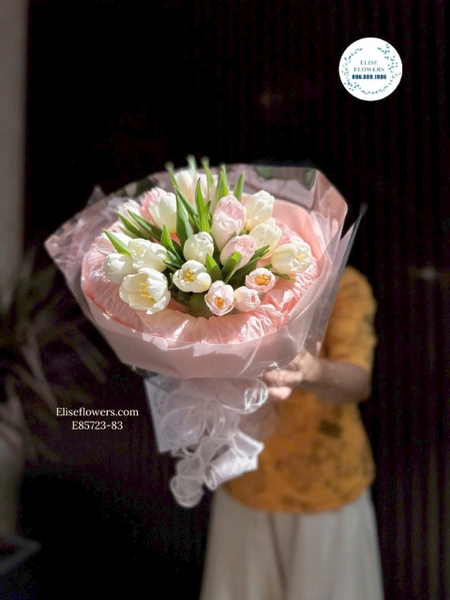 Bó hoa tulip trắng hồng tặng bạn gái ngày 20/10 tại Thanh Xuân | Elise Flowers