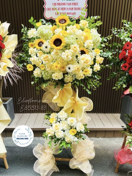 Đặt kệ hoa chúc mừng khai giảng năm học mới ở Hà Nội. Giao hoa tận nơi | Elise Flowers