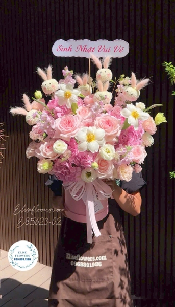 Giỏ hoa sinh nhật tặng bạn gái tone hồng đẹp tại Hà Nội | Elise Flowers