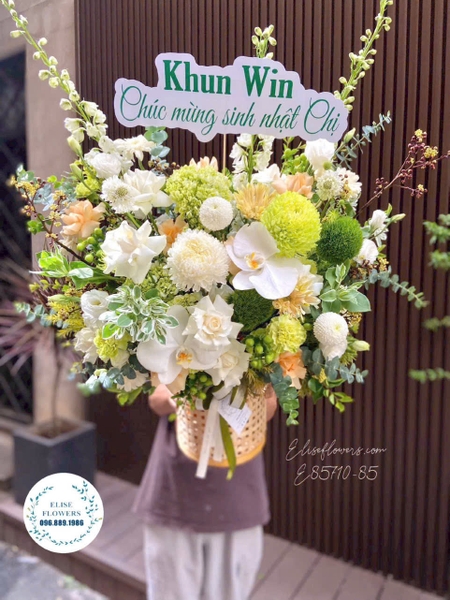 Giỏ hoa trắng xanh phối cam pastel tặng cô giáo ngày 20/11 | Elise Flowers