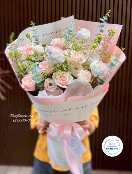 Hoa tặng tốt nghiệp Tone Pastel - Bó hoa tặng bạn gái, bạn bè tại Cầu Giấy, Các quận Hà Nội | EliseFlowers