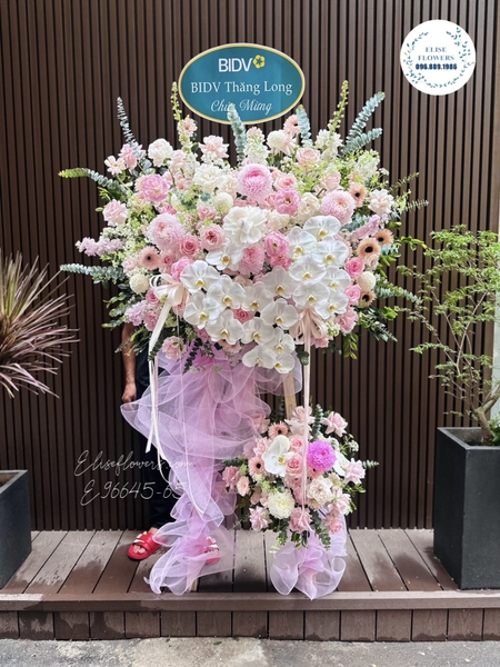 Kệ hoa chúc mừng khai trương thiết kế theo yêu cầu tại Elise Flowers
