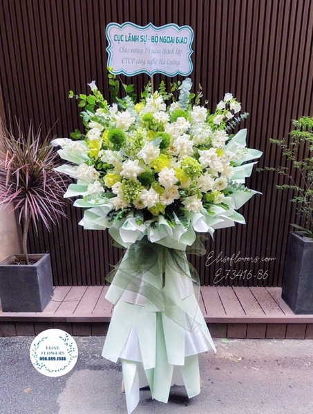 Kệ hoa khai trương tone xanh tại Hà Nội | Elise Flowers