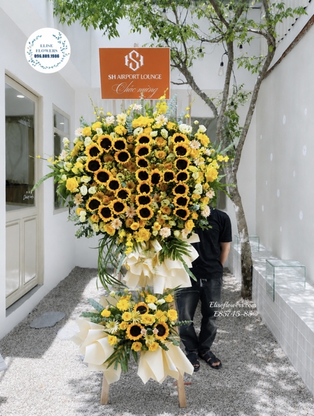 Kệ hoa chúc mừng thiết kế theo yêu cầu. hoa sự kiện công ty xếp chữ theo logo công ty. Hoa tươi Hà Nội. Elise Flowers