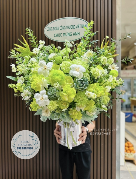 Lẵng hoa chúc mừng Hà Nội cao cấp thiết kế bởi Elise Flowers