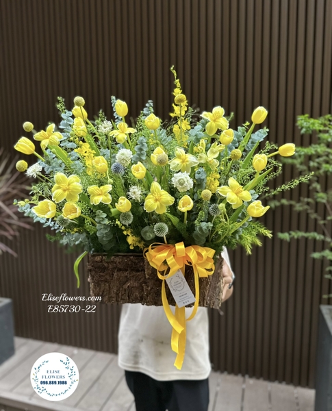 Kiểu lẵng hoa khai trương tinh tế nhập khẩu do Elise Flowers thiết kế tại Hà Nội