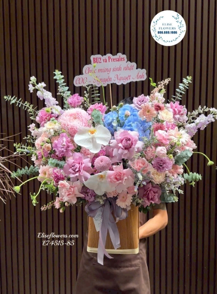 Lẵng Hoa Chúc Mừng Ngày Doanh Nhân Việt Nam | Elise Flowers