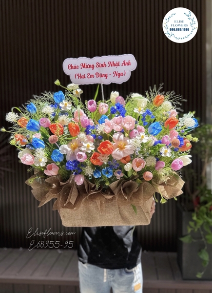 Lẵng hoa chúc mừng sinh nhật sếp với hoa tulip nhập khẩu Hà Lan cao cấp | Elise Flowers